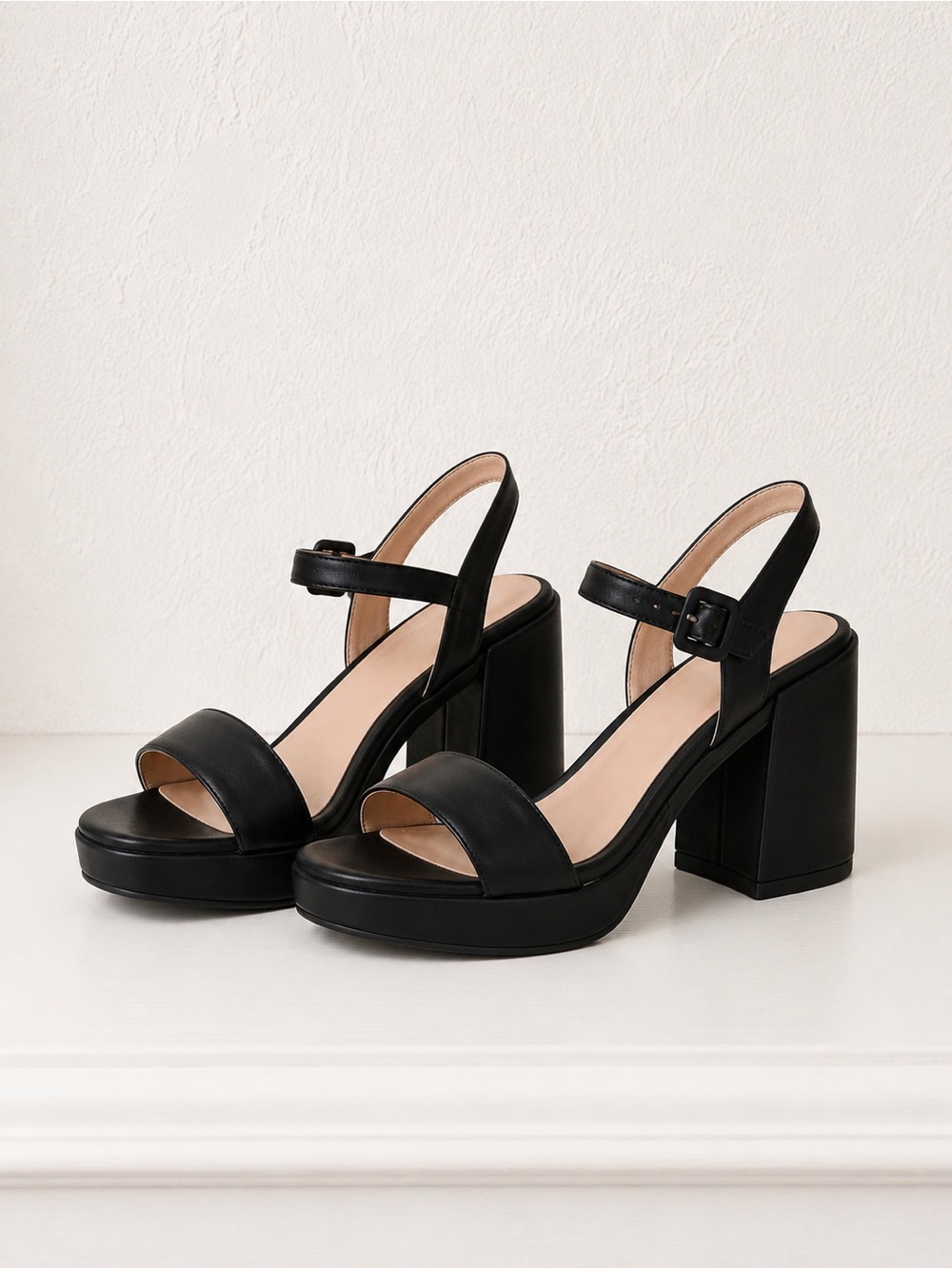 LifeStride Rhythmn Black Vegan Leather Strappy Thick Block Heel Open Toe Sandals